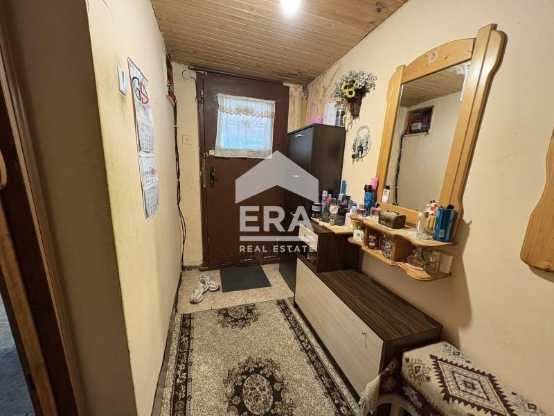 Продава ЕТАЖ ОТ КЪЩА, гр. Велико Търново, Център, снимка 6 - Етаж от къща - 54355396