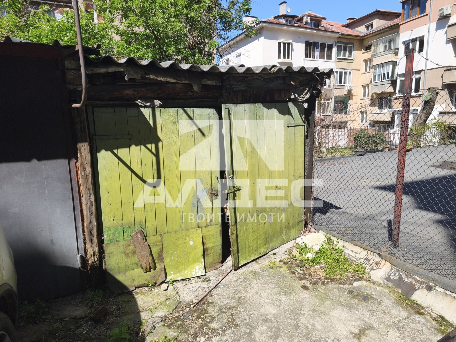 Продава ГАРАЖ, ПАРКОМЯСТО, гр. София, Център