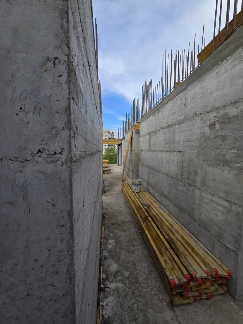 Продава  2-стаен град София , Левски В , 82 кв.м | 28767447 - изображение [3]
