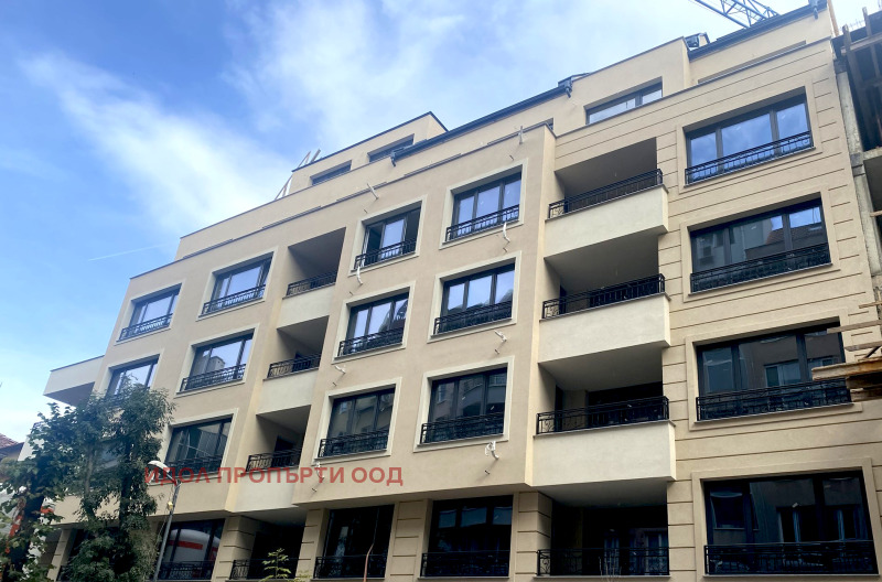 Продава 4-СТАЕН, гр. София, Оборище, снимка 2 - Апартаменти - 52494309