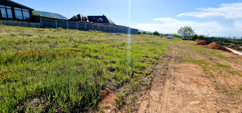 Продава ПАРЦЕЛ, област Пловдив, с. Белащица • 110000 € / 215141.30 лв. • 75604389 1