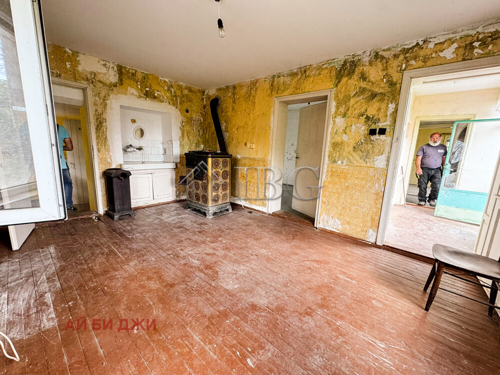 Продава КЪЩА, с. Острица, област Русе, снимка 8 - Къщи - 56377911