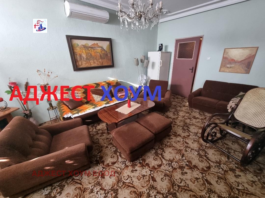 Продава МНОГОСТАЕН, гр. Шумен, 5-ти полк, снимка 2 - Апартаменти - 49371280