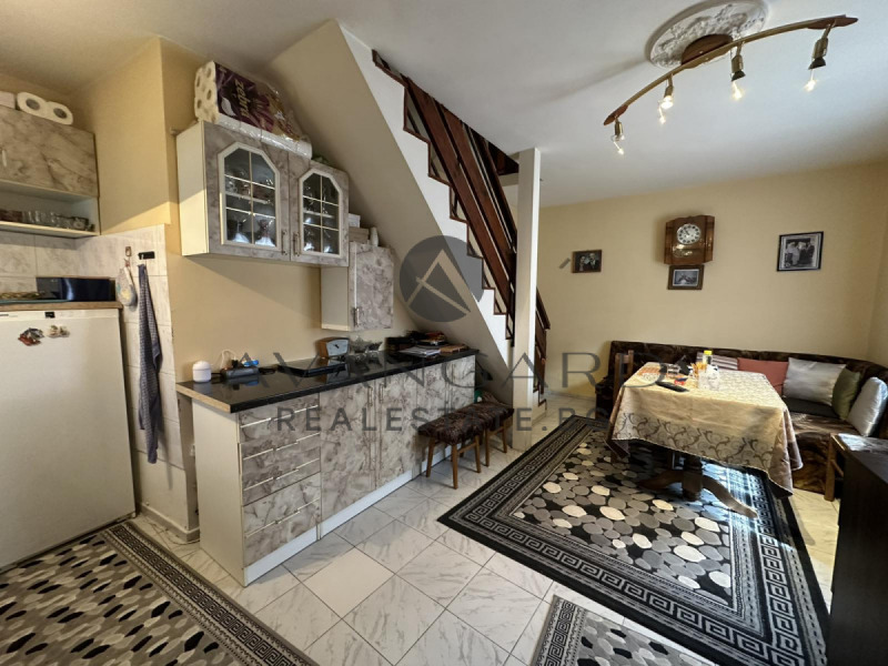 Na sprzedaż  Dom Plowdiw , Centar , 64 mkw | 41979087