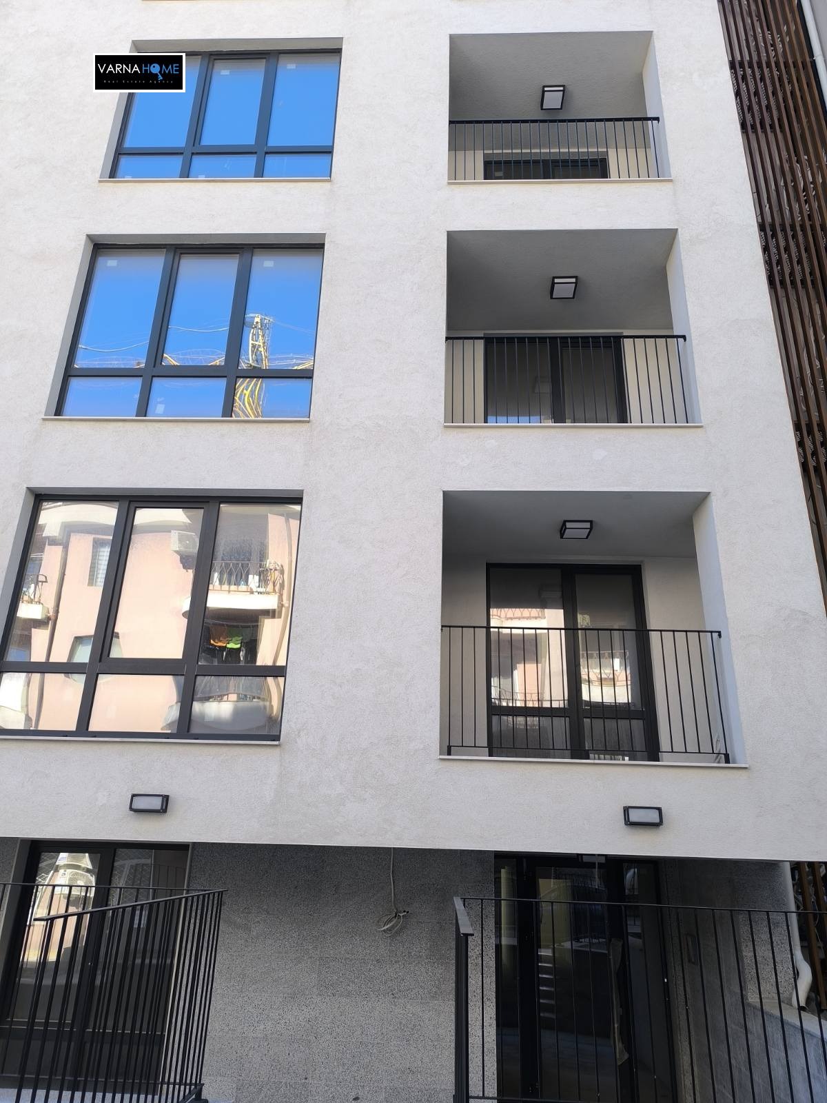 Продава 2-СТАЕН, гр. Варна, Изгрев, снимка 2 - Апартаменти - 53886933