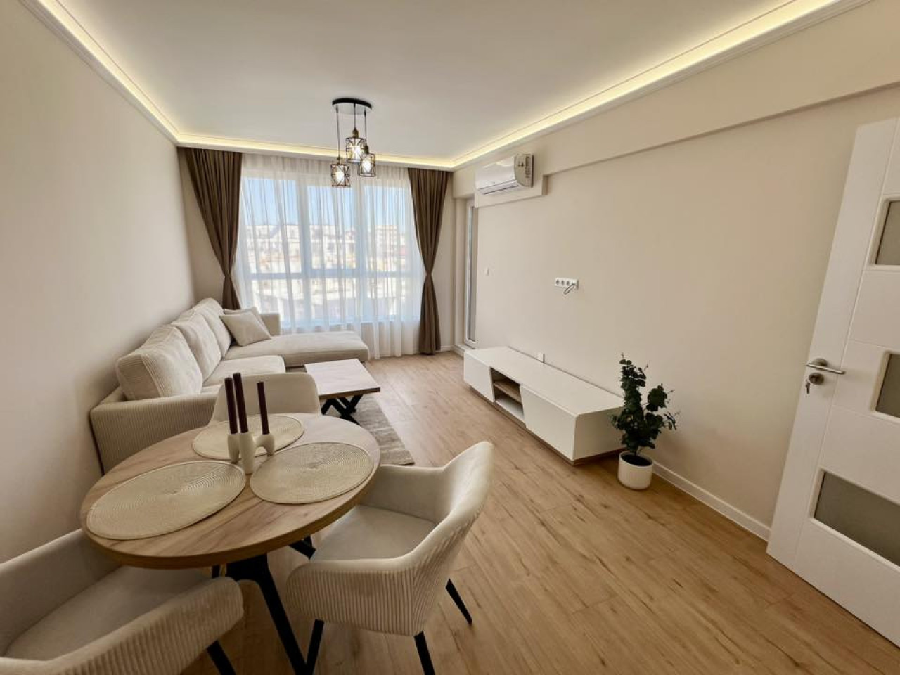 Продава 2-СТАЕН, гр. Пловдив, Остромила, снимка 3 - Апартаменти - 55222387