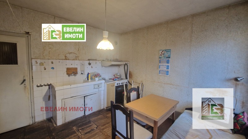 Продава 3-СТАЕН, гр. Русе, Възраждане, снимка 2 - Апартаменти - 52535784