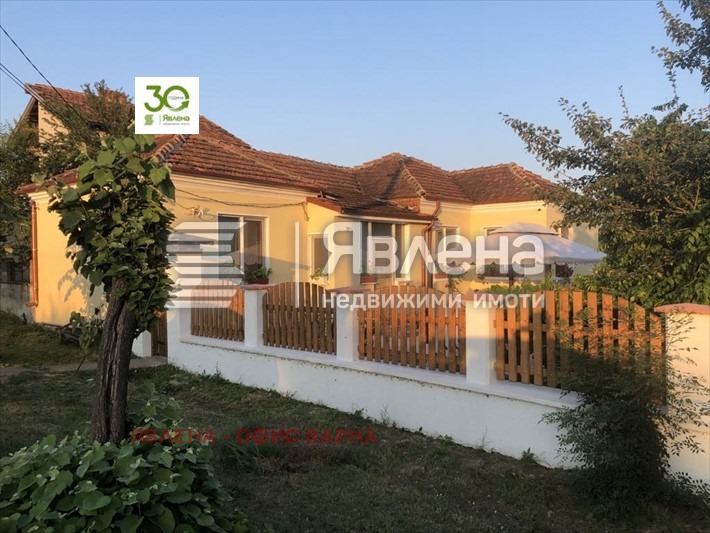 Продава КЪЩА, с. Дъбравино, област Варна, снимка 1 - Къщи - 49351401