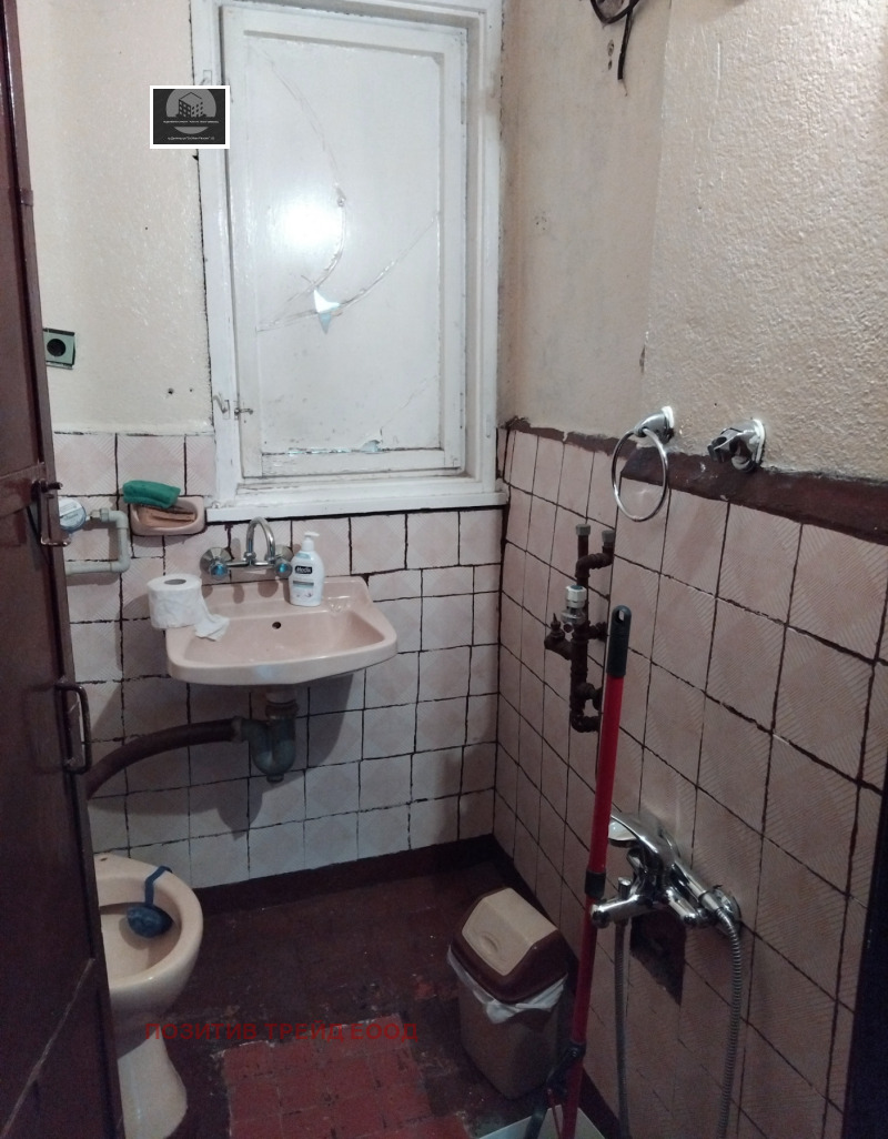 Продава  Етаж от къща област Кюстендил , гр. Дупница , 73 кв.м | 40027584 - изображение [8]