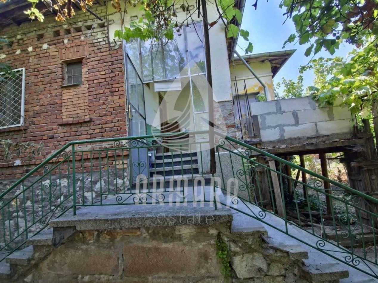 Продава КЪЩА, с. Ново село, област Пловдив