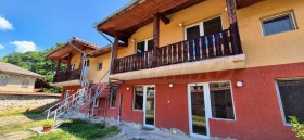 Hotel Trojan, oblast Loveč 11