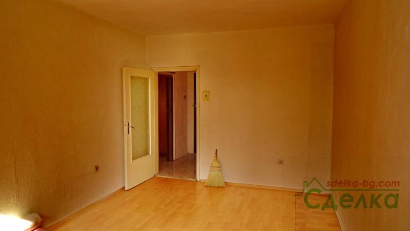 À vendre  2 chambres Gabrovo , Trendafil 1 , 69 m² | 91837769