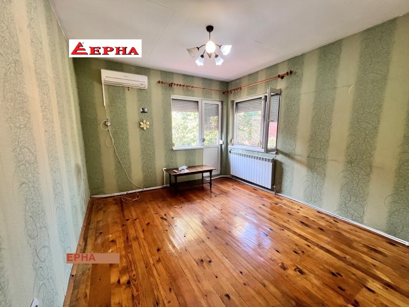 Продава  Къща град Хасково , Република , 160 кв.м | 94348536 - изображение [2]