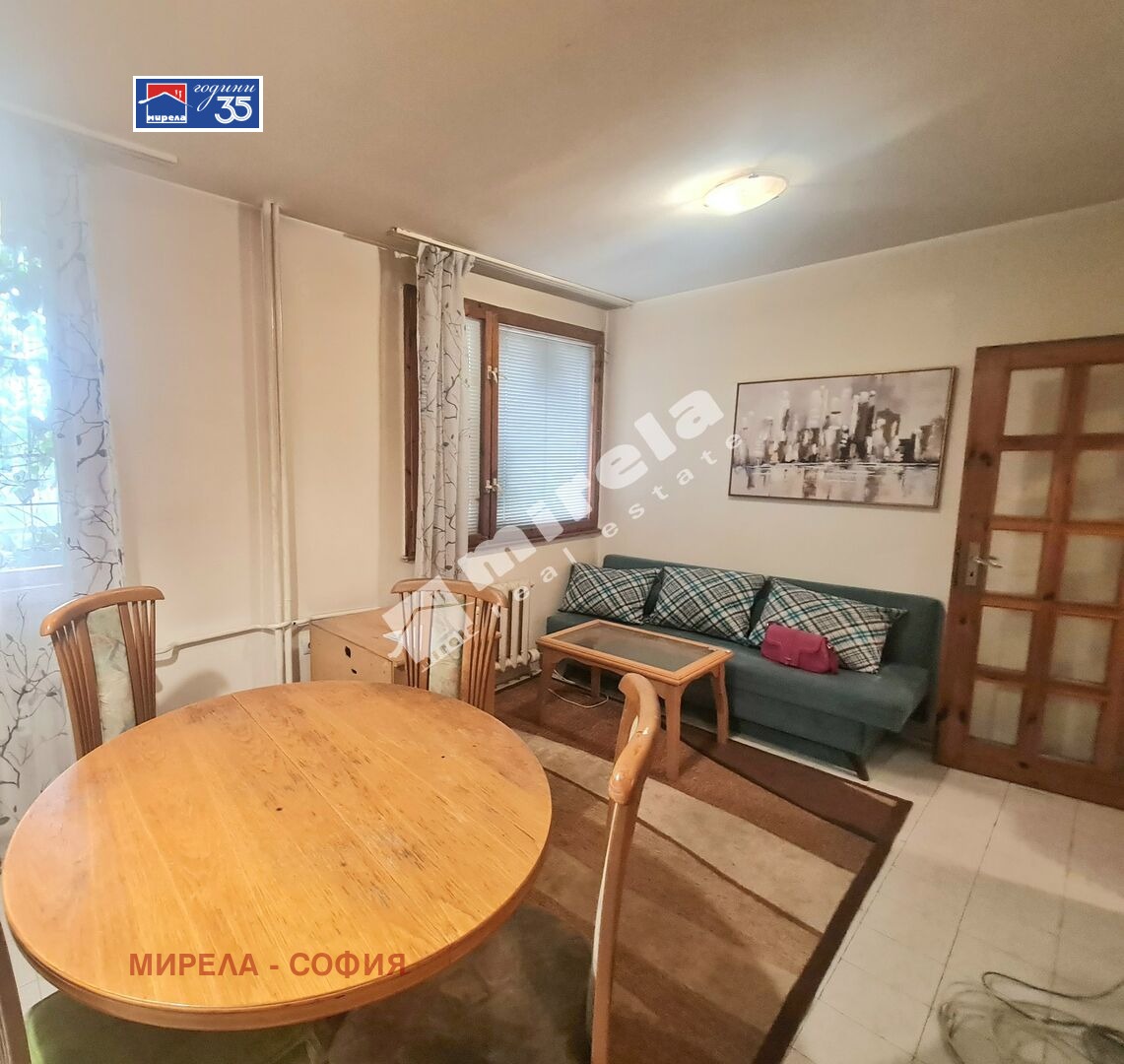 Продава 2-СТАЕН, гр. София, Белите брези