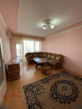 Продава 3-стаен град Търговище Боровец - [1] 