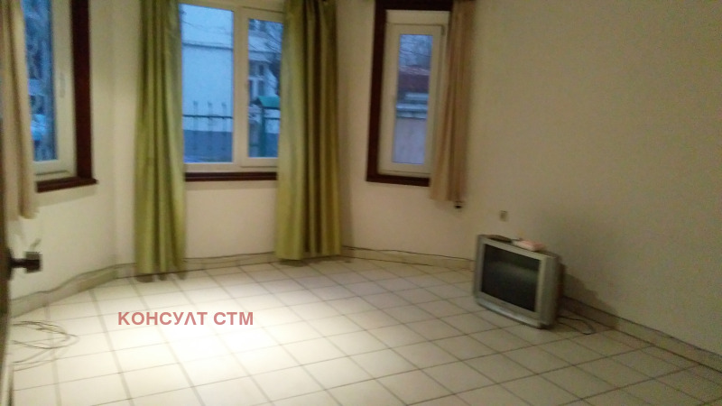 Продава ЕТАЖ ОТ КЪЩА, гр. София, Банишора, снимка 2 - Етаж от къща - 53596154