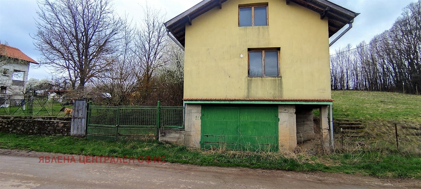 Продава КЪЩА, с. Слаковци, област Перник