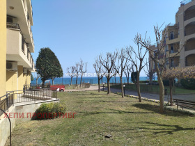 1 quarto Aheloi, região Burgas