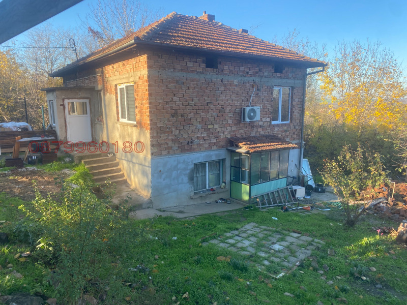 Продава КЪЩА, с. Поликраище, област Велико Търново, снимка 2 - Къщи - 52783515