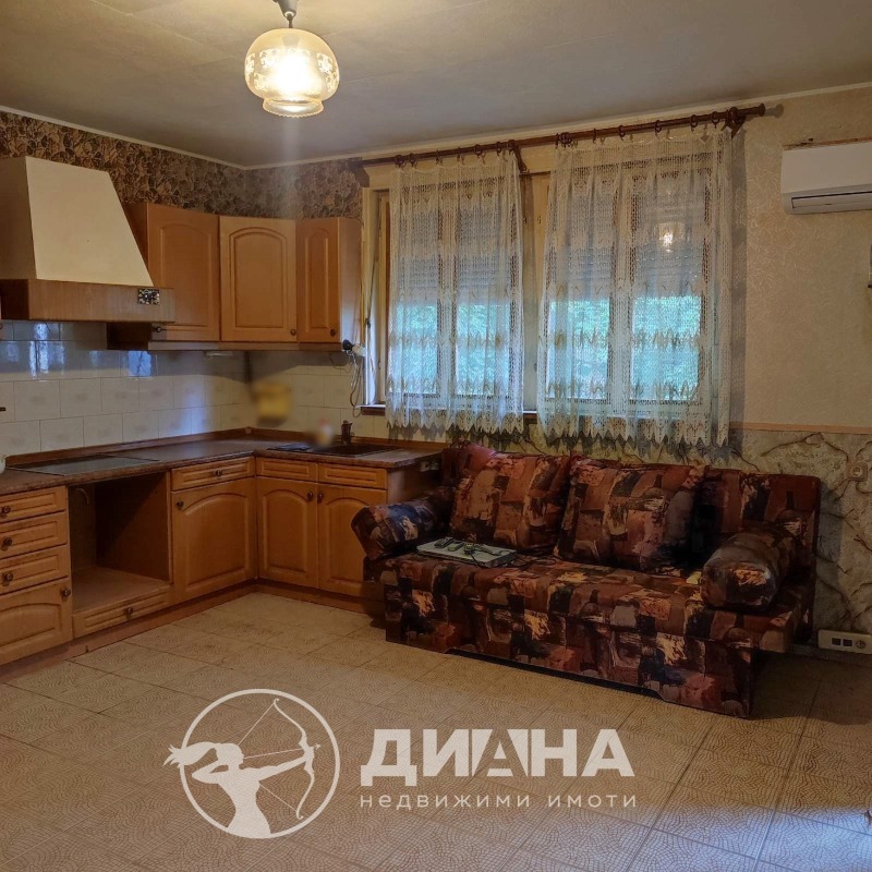 Eladó  2 hálószobás Plovdiv , Centar , 80 négyzetméter | 50511740