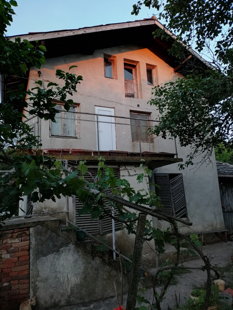 Продава КЪЩА, с. Долно Церовене, област Монтана