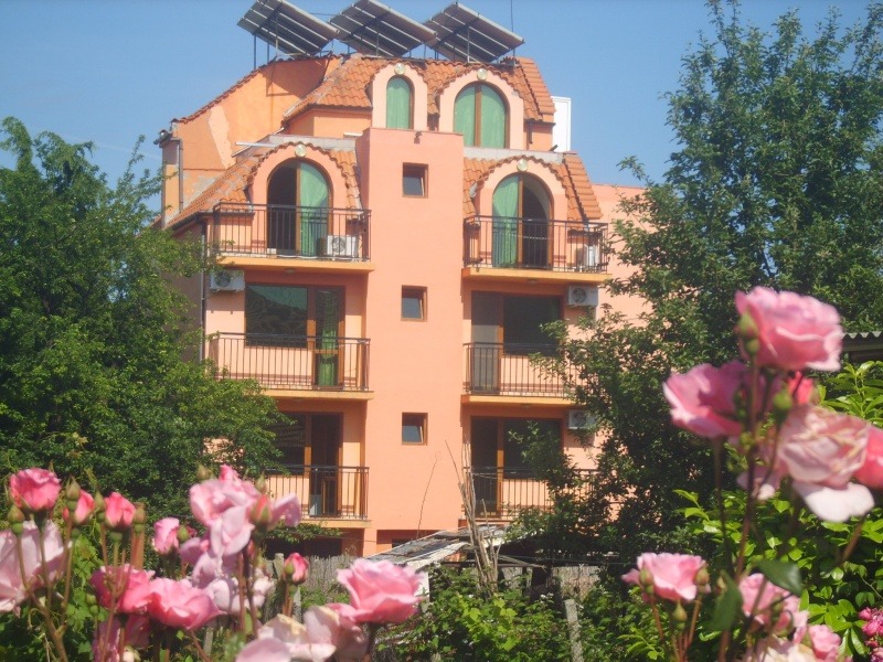 Продава ХОТЕЛ, гр. Черноморец, област Бургас