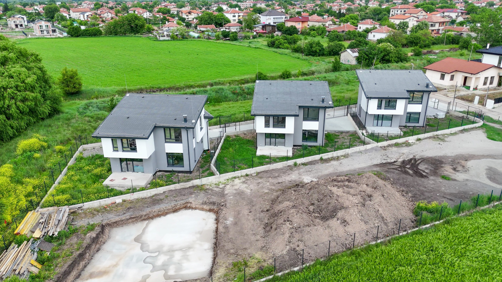 Продава КЪЩА, гр. София, с. Лозен, снимка 2 - Къщи - 54733666