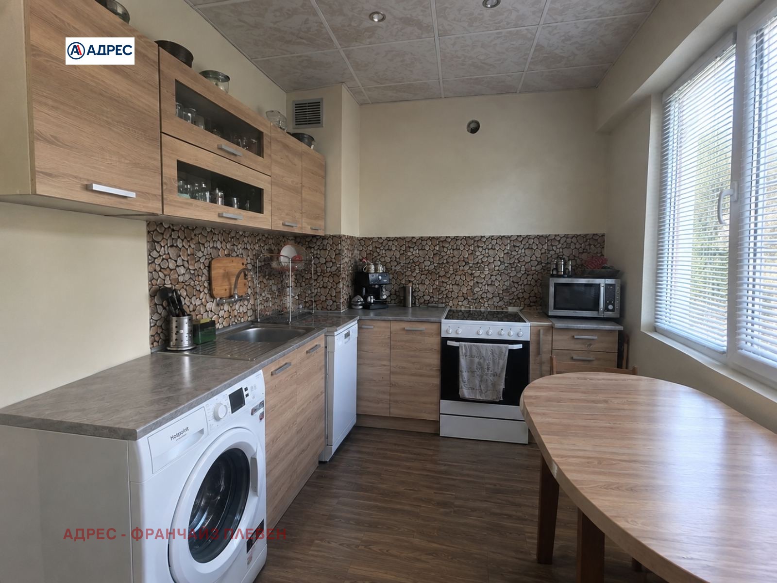 Продава 3-СТАЕН, гр. Враца, Дъбника, снимка 2 - Апартаменти - 56002022