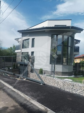 Casa Lozen, Sofia 1