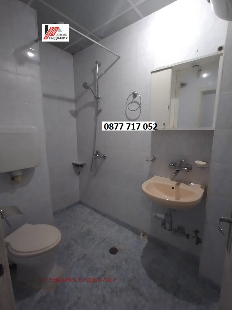 Продава 3-СТАЕН, гр. Кърджали, Център, снимка 4 - Апартаменти - 54280103