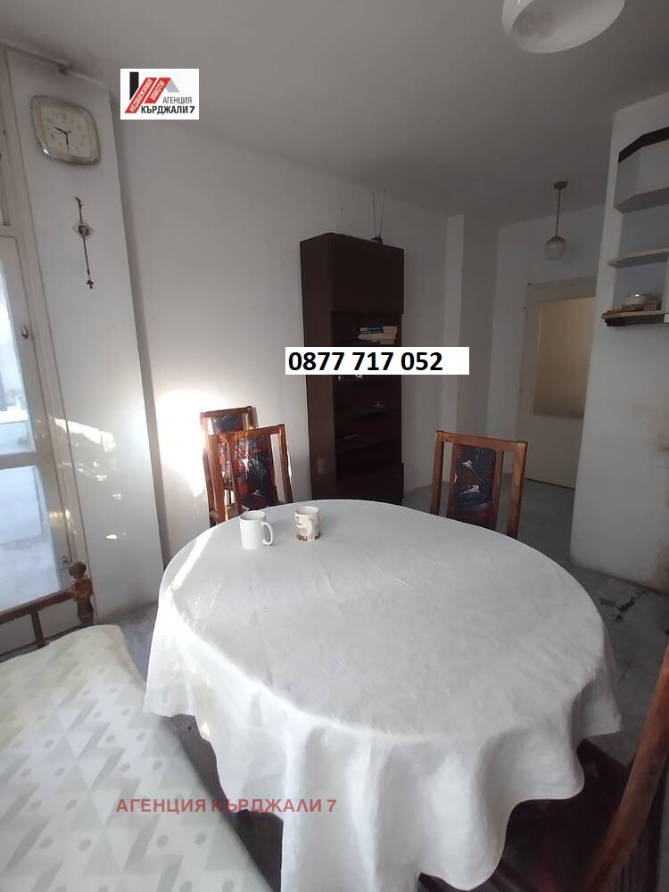 Продава 3-СТАЕН, гр. Кърджали, Център, снимка 3 - Апартаменти - 54280103