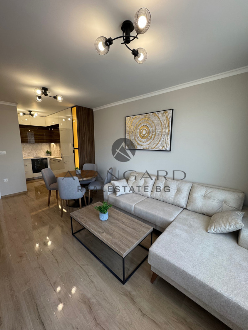 Myytävänä  2 makuuhuonetta Plovdiv , Tsentar , 100 neliömetriä | 94283387