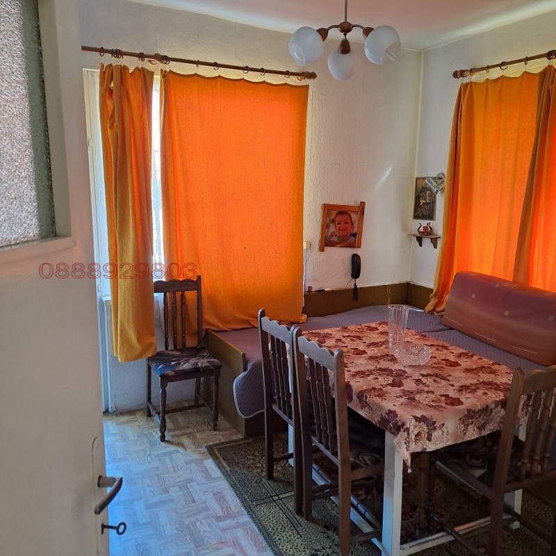 Продава ЕТАЖ ОТ КЪЩА, гр. Кюстендил, Център, снимка 8 - Етаж от къща - 52784131