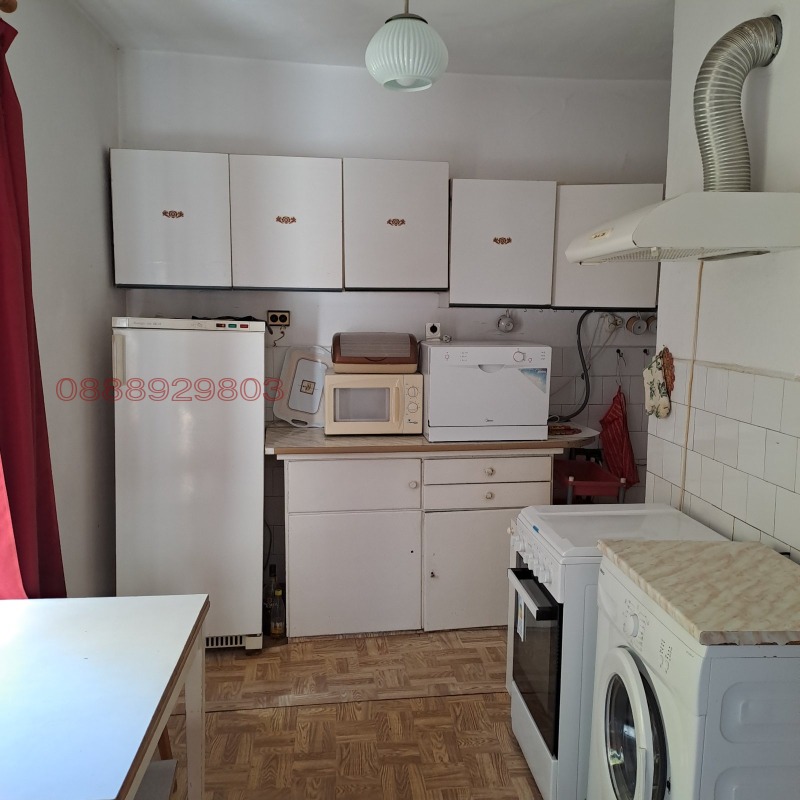 Продава ЕТАЖ ОТ КЪЩА, гр. Кюстендил, Център, снимка 10 - Етаж от къща - 52784131