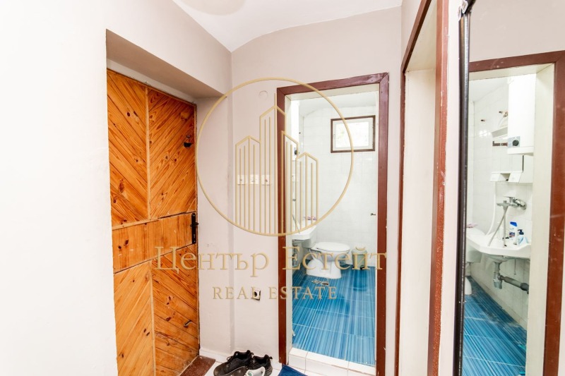 Продава  Къща град Плевен , Индустриална зона , 245 кв.м | 19298413 - изображение [9]