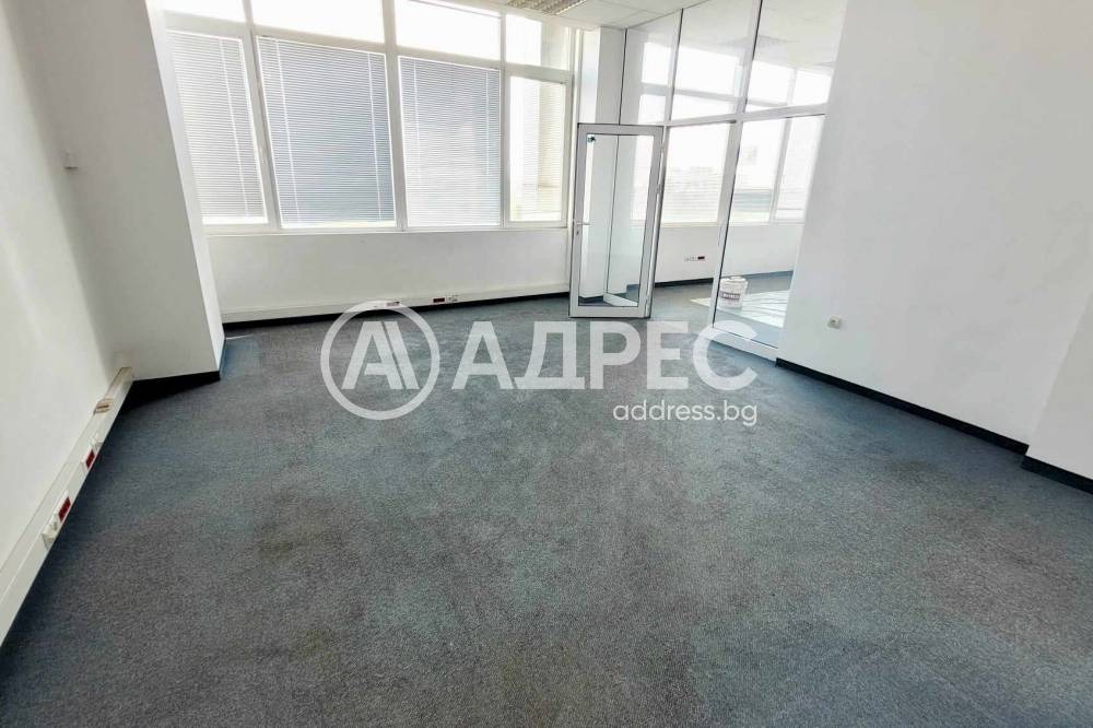 Продава  Офис град София , Захарна фабрика , 1040 кв.м | 68183047