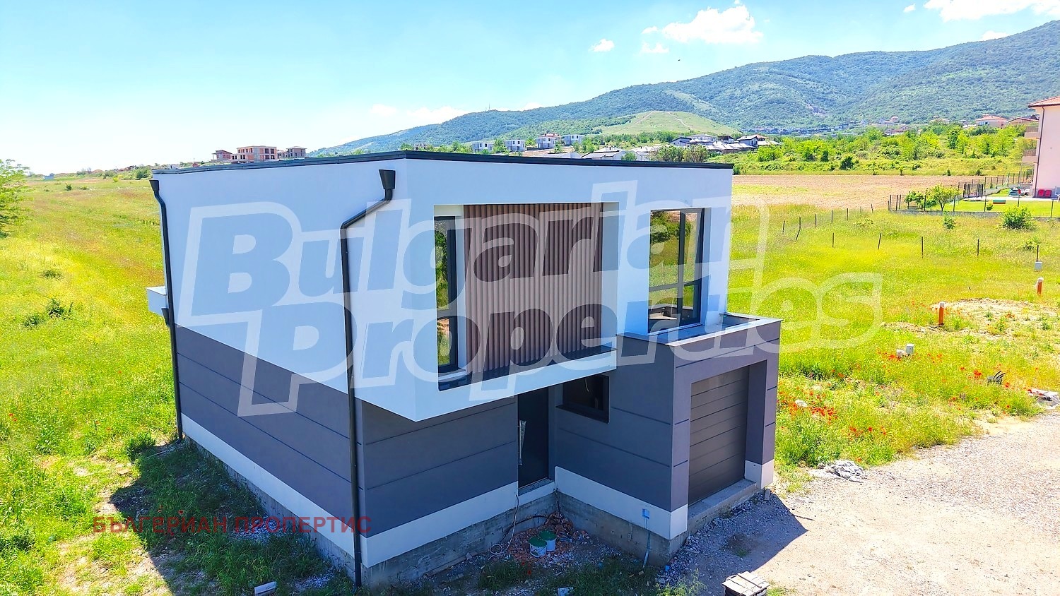 Продава КЪЩА, с. Марково, област Пловдив, снимка 2 - Къщи - 54696164