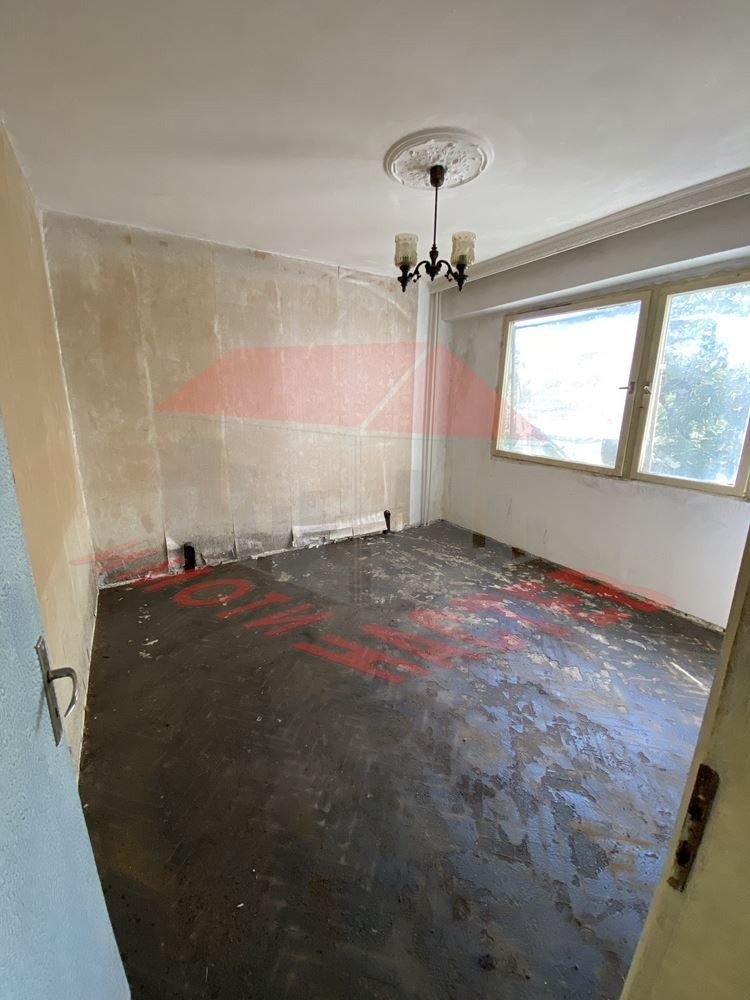 Продава 2-СТАЕН, гр. Шумен, 5-ти полк, снимка 5 - Апартаменти - 56597852