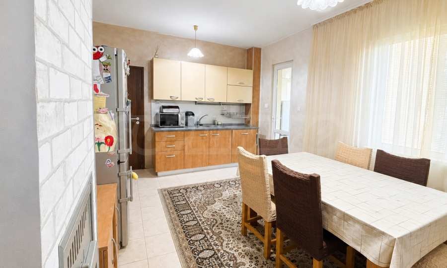Продава 4-СТАЕН, гр. Пловдив, Тракия
