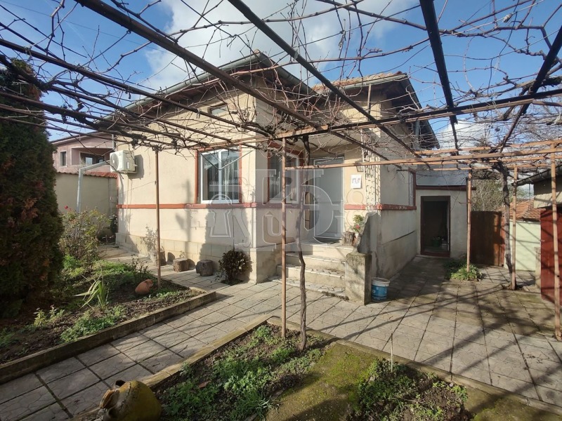 Продава КЪЩА, гр. Добрич, Пинета