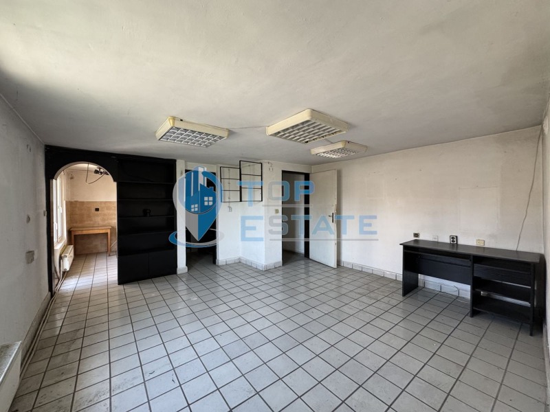 Продава ПРОМ. ПОМЕЩЕНИЕ, гр. Павликени, област Велико Търново, снимка 9 - Производствени сгради - 52389897