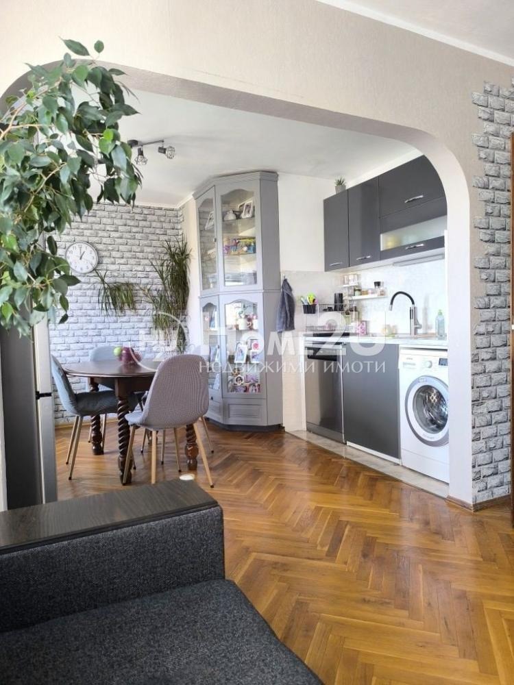 Продава 4-СТАЕН, гр. Варна, Кайсиева градина, снимка 2 - Апартаменти - 53507481