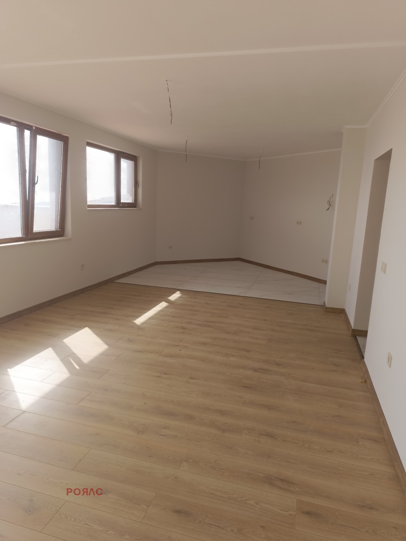 Продава 4-СТАЕН в град Варна, Виница - 159 кв.м / 283 000 € » 553 499.89 лв., РОЯЛС