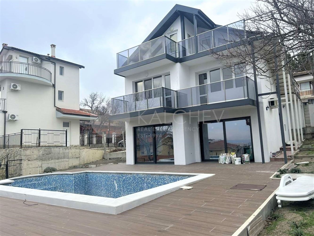 Продава КЪЩА, гр. Балчик, област Добрич, снимка 2 - Къщи - 44418089