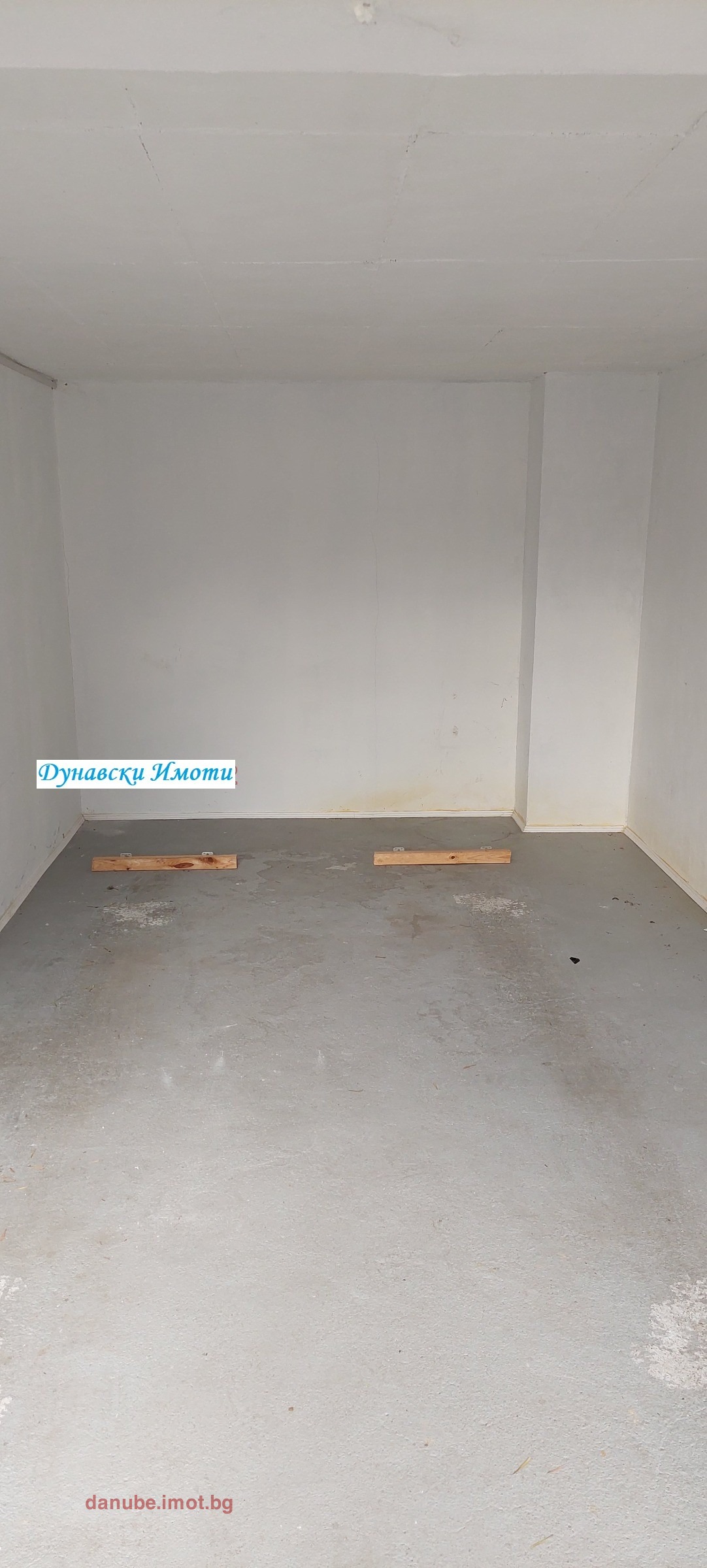 Продава ГАРАЖ, ПАРКОМЯСТО, гр. Русе, Ялта