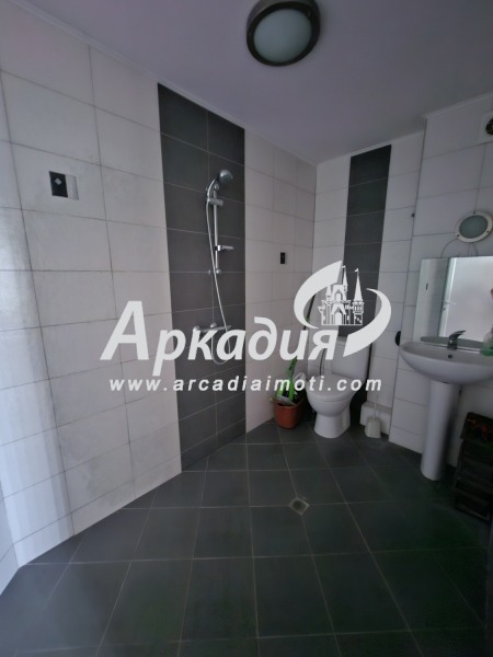 Продава КЪЩА, гр. Пловдив, Център, снимка 16 - Къщи - 48702319