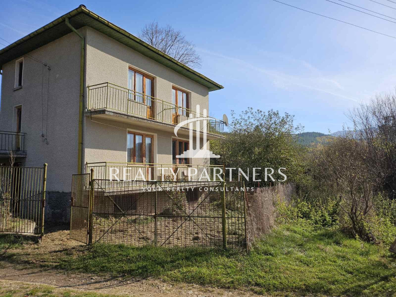 Продава КЪЩА в област Перник, с. Глоговица - 216 кв.м / 56 000 € » 109 526.48 лв., РИЪЛТИ ПАРТНЪРС