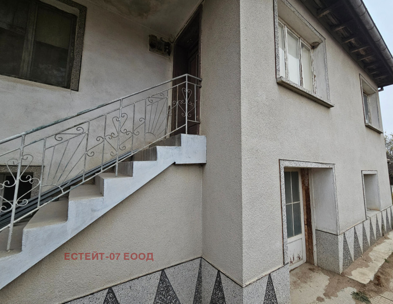 Продава  Къща област Пловдив , с. Цалапица , 200 кв.м | 32503121