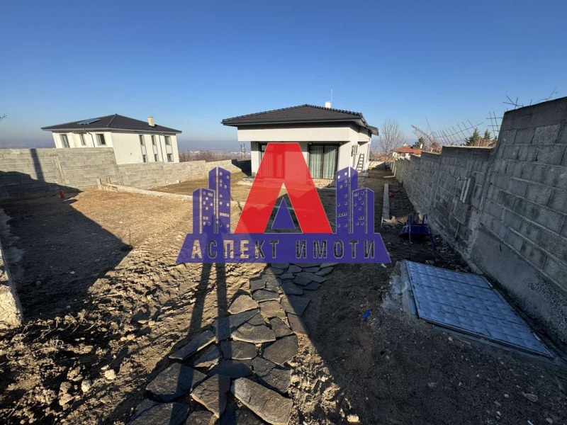 Продава  Къща, област Пловдив, с. Марково •  549 999 EUR • ID 16498127 — holmes.bg - [1] 