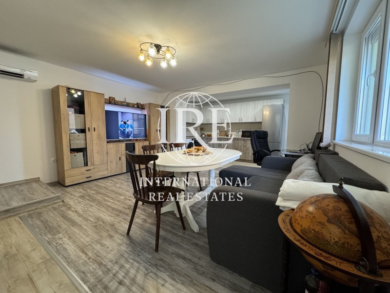 Продава КЪЩА, гр. Балчик, област Добрич, снимка 2 - Къщи - 53519132